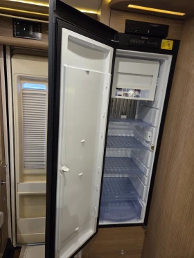 Кемпер Carthago   ДО 3, 5Т. ШВЕЙЦАРИЯ СОЛАР ХИДРАВЛИКА 19000км, снимка 12