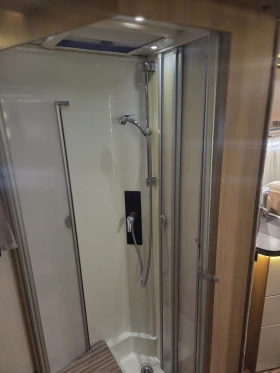 Кемпер Carthago   ДО 3, 5Т. ШВЕЙЦАРИЯ СОЛАР ХИДРАВЛИКА 19657км | Auto.bg — изображение 11