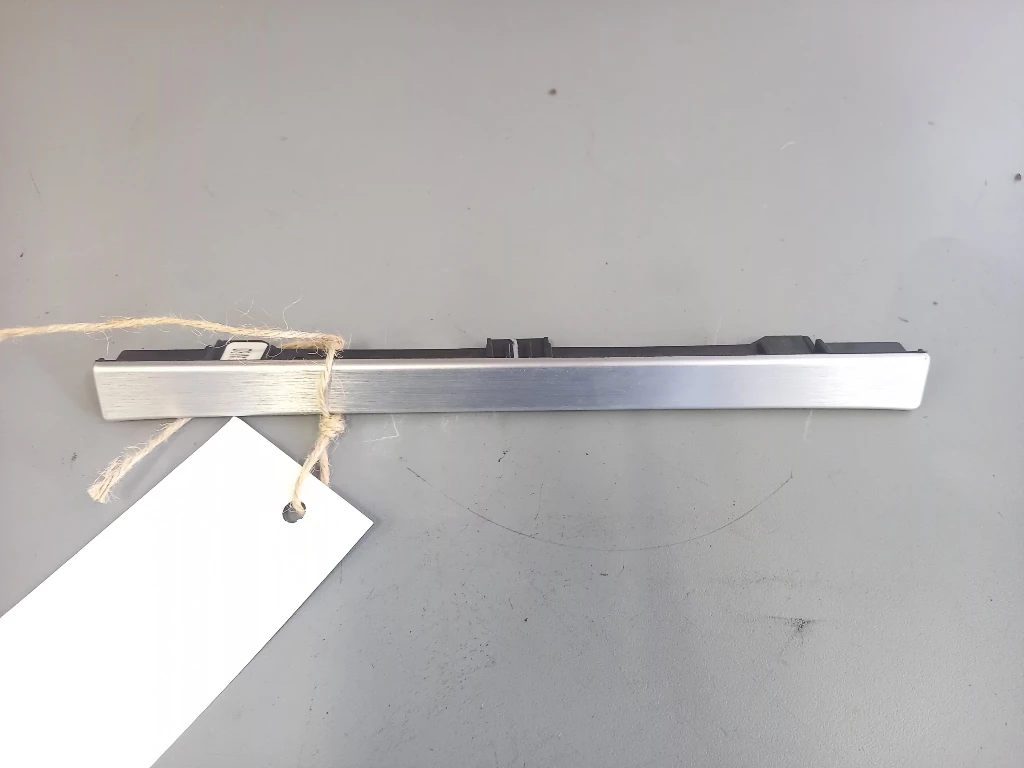 Лайсна арматурно табло Фолксваген Пасат Б6 (к)