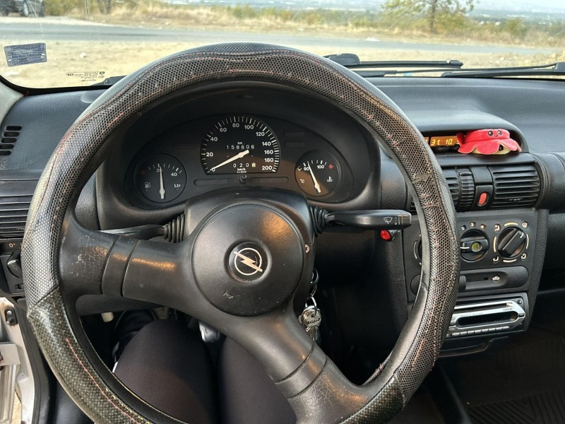 Opel Corsa  1.7 D viva климатик, снимка 12 - Автомобили и джипове - 46486461