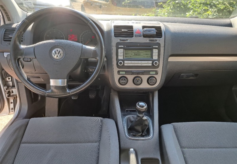 VW Golf, снимка 5 - Автомобили и джипове - 46257107