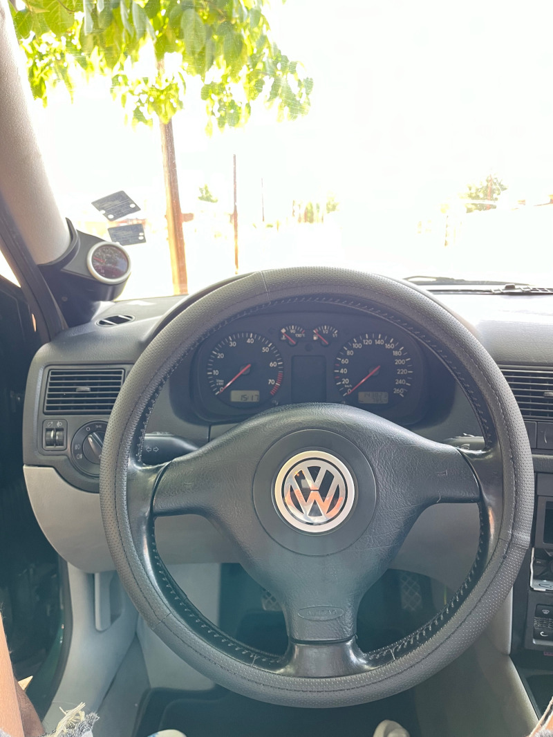 VW Golf, снимка 2 - Автомобили и джипове - 46435601