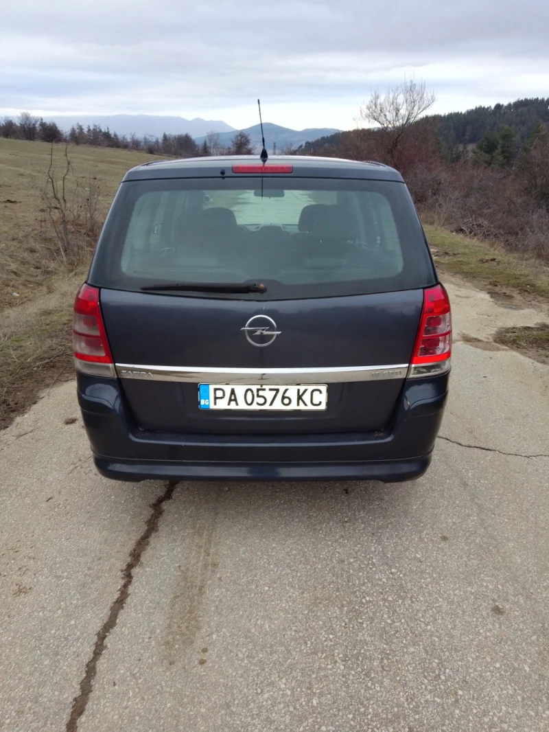 Opel Zafira 1.9 120кс, снимка 4 - Автомобили и джипове - 48327030