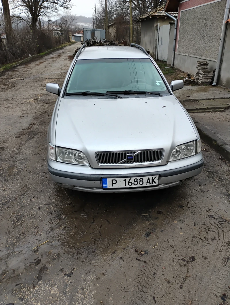 Volvo V40, снимка 2 - Автомобили и джипове - 48471666