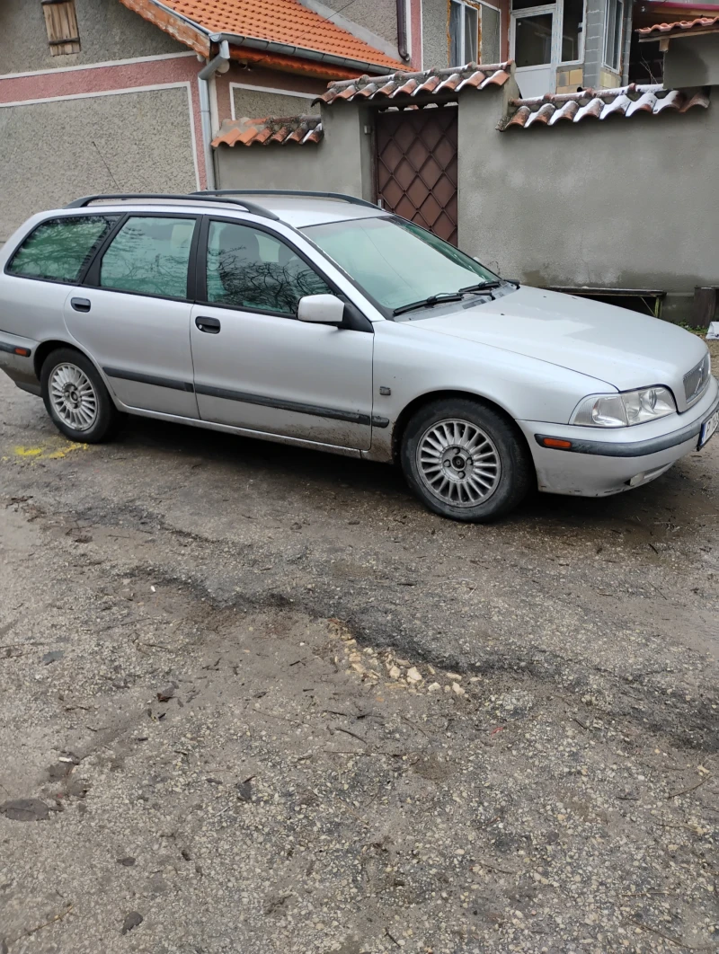 Volvo V40, снимка 3 - Автомобили и джипове - 48471666