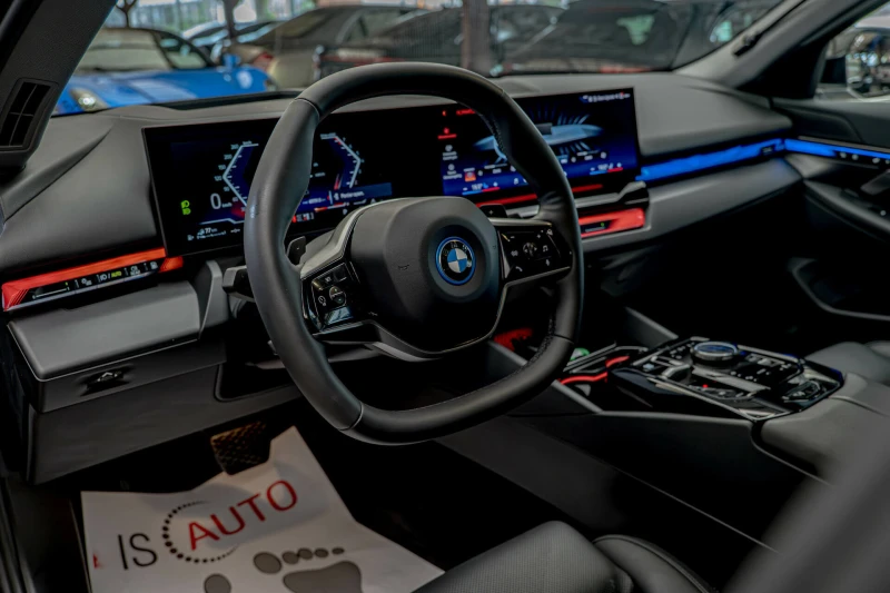 BMW 550 e/xDrive/M-Sport/HuD/Камера/Adaptive Drive, снимка 7 - Автомобили и джипове - 50569685
