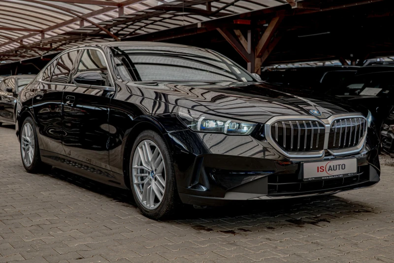 BMW 550 e/xDrive/M-Sport/HuD/Камера/Adaptive Drive, снимка 3 - Автомобили и джипове - 50569685