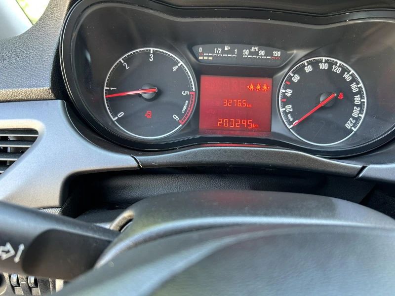 Opel Corsa 1.3CDTI, 75k.s., снимка 12 - Автомобили и джипове - 51531389