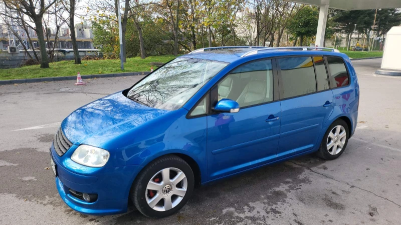 VW Touran 2.0i Highline6+ 1, снимка 4 - Автомобили и джипове - 52399384