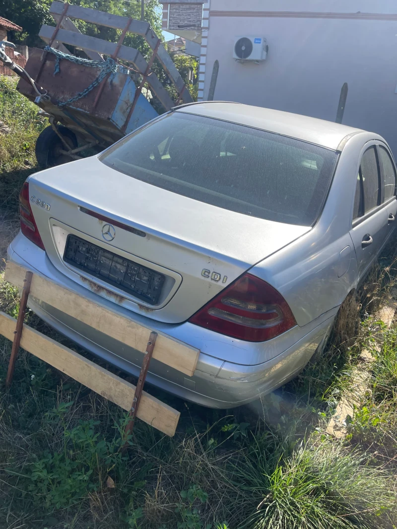 Mercedes-Benz C 220, снимка 2 - Автомобили и джипове - 52968820