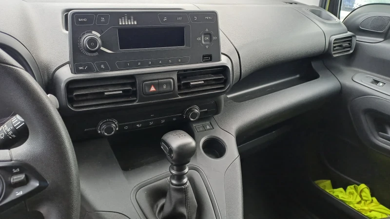 Opel Combo 1.2 Дизел, снимка 12 - Автомобили и джипове - 52979477