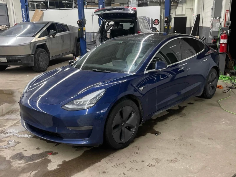 Tesla Model 3 2019 * Standard Range Plus * ОТ ПРЕДСТАВИТЕЛСТВО