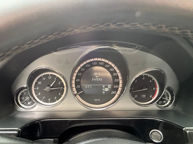 Mercedes-Benz E 350 3, 5 265K, снимка 12 - Автомобили и джипове - 53417371