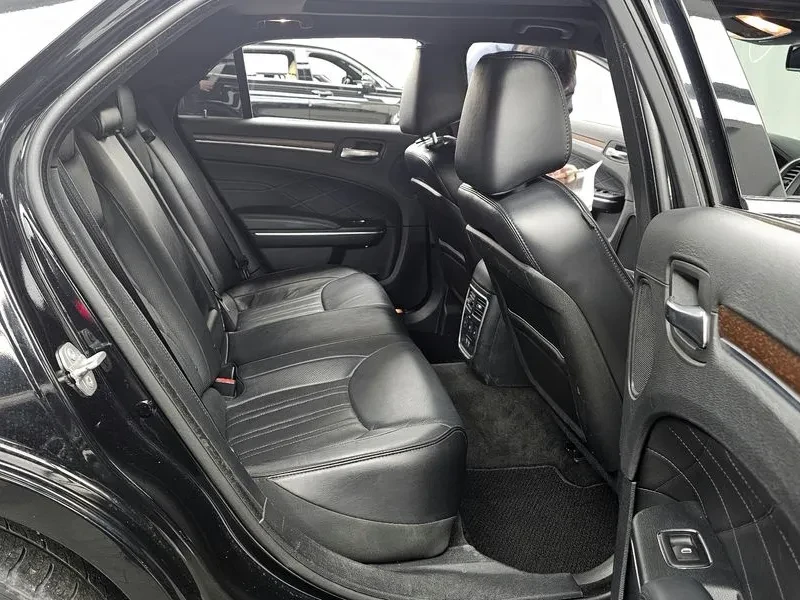 Chrysler 300c 3.6, снимка 12 - Автомобили и джипове - 54326109