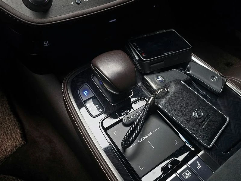 Lexus LS 3.5 Luxury AWD| 416к.с.| ВКЛ.ТЕХНОТЕСТ, снимка 9 - Автомобили и джипове - 55233958