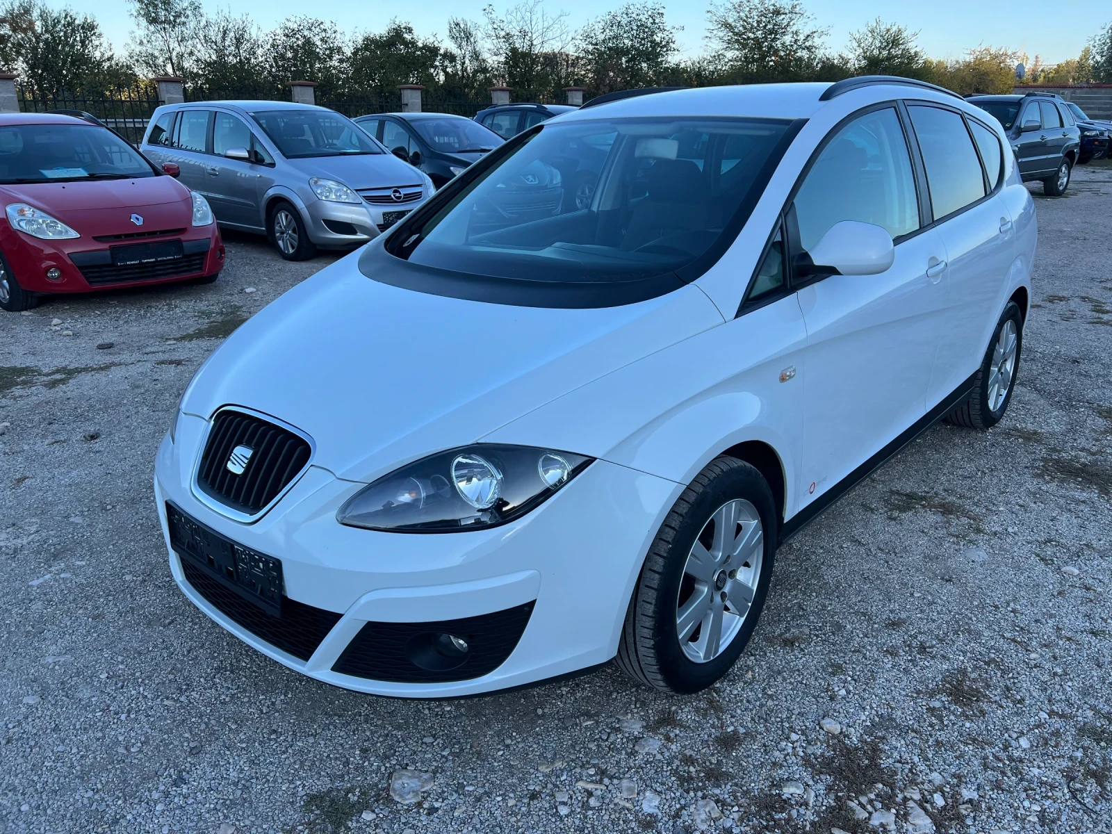 Seat Altea 1.6 TDI 90 к.с - изображение 2