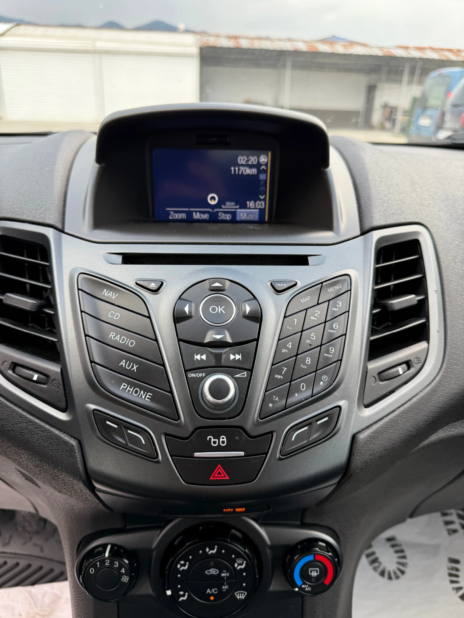 Ford Fiesta 1.6d/95hp/NAVI/EVRO6 - изображение 8