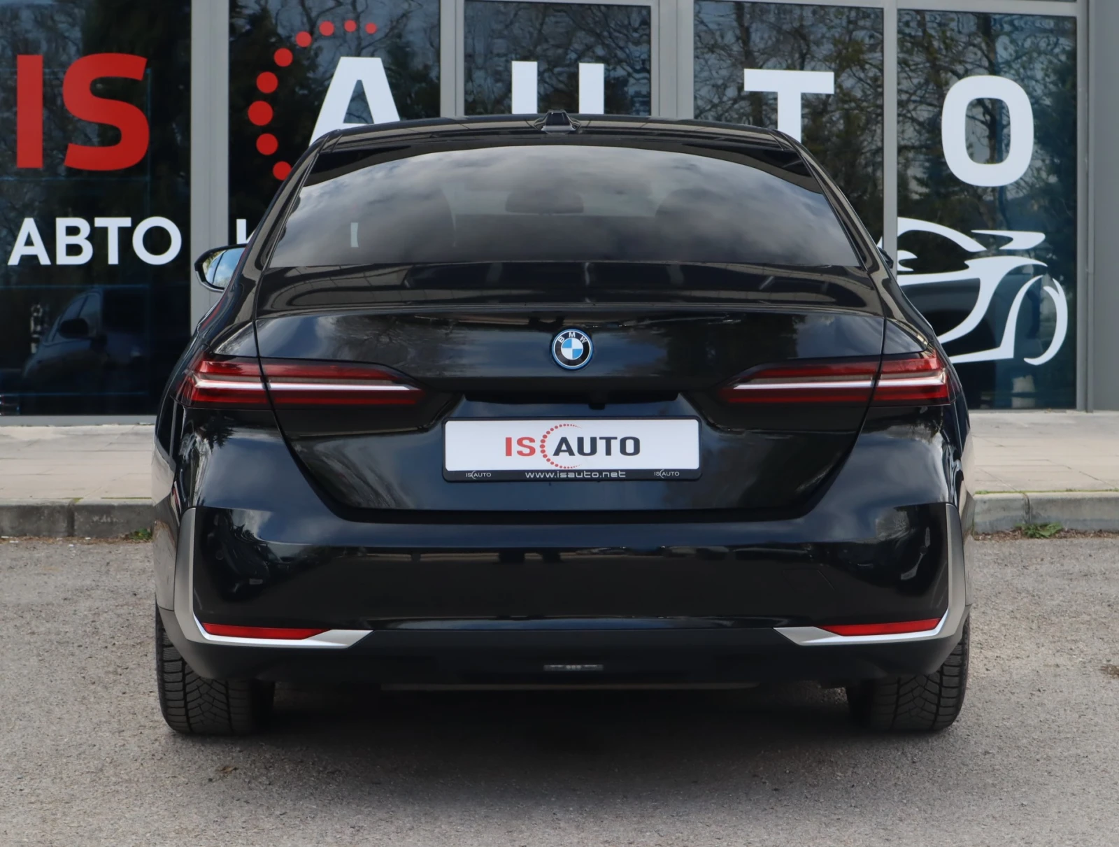 BMW 550 e/xDrive/M-Sport/HuD/Камера/Adaptive Drive, снимка 5 - Автомобили и джипове - 50569685