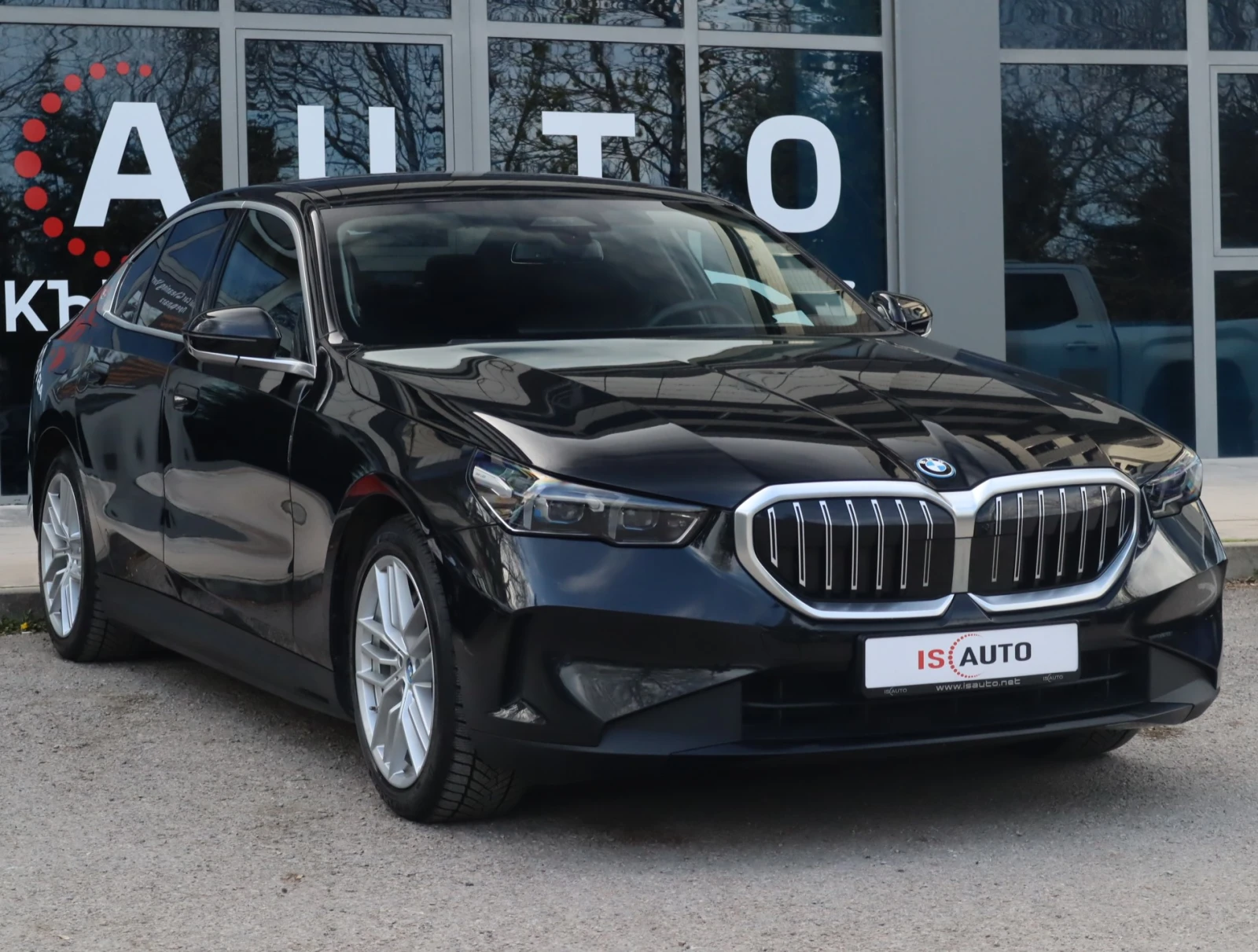 BMW 550 e/xDrive/M-Sport/HuD/Камера/Adaptive Drive, снимка 3 - Автомобили и джипове - 50569685