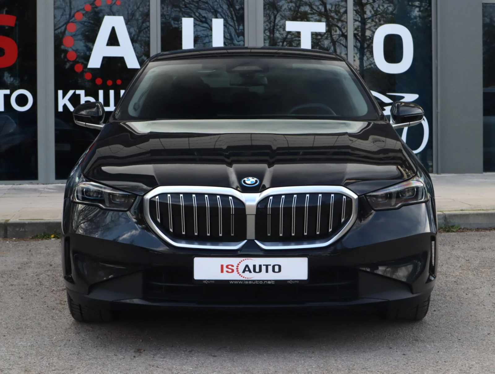 BMW 550 e/xDrive/M-Sport/HuD/Камера/Adaptive Drive, снимка 2 - Автомобили и джипове - 50569685