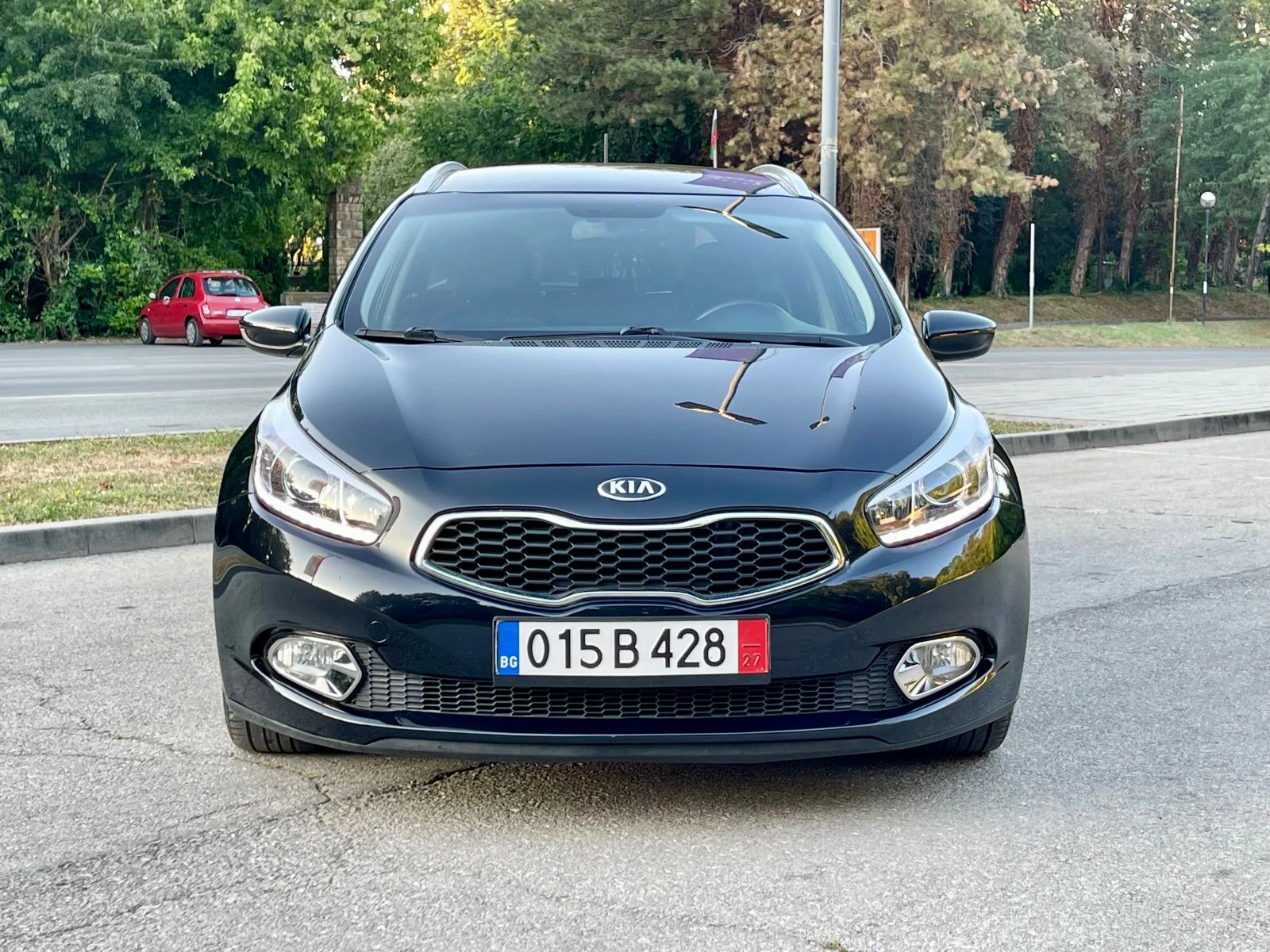 Kia Ceed 1.6CRDI* High-Tech* LED* Navi* Euro5B*  - изображение 6