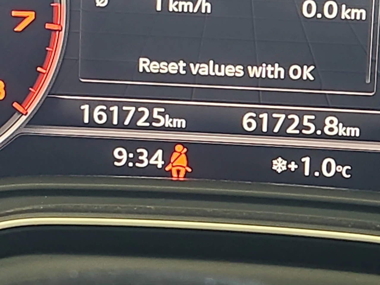 Audi A5 * АВТО КРЕДИТ* ЦЕНА ДО БГ * СЕРВИЗНА ИСТОРИЯ *  - изображение 7