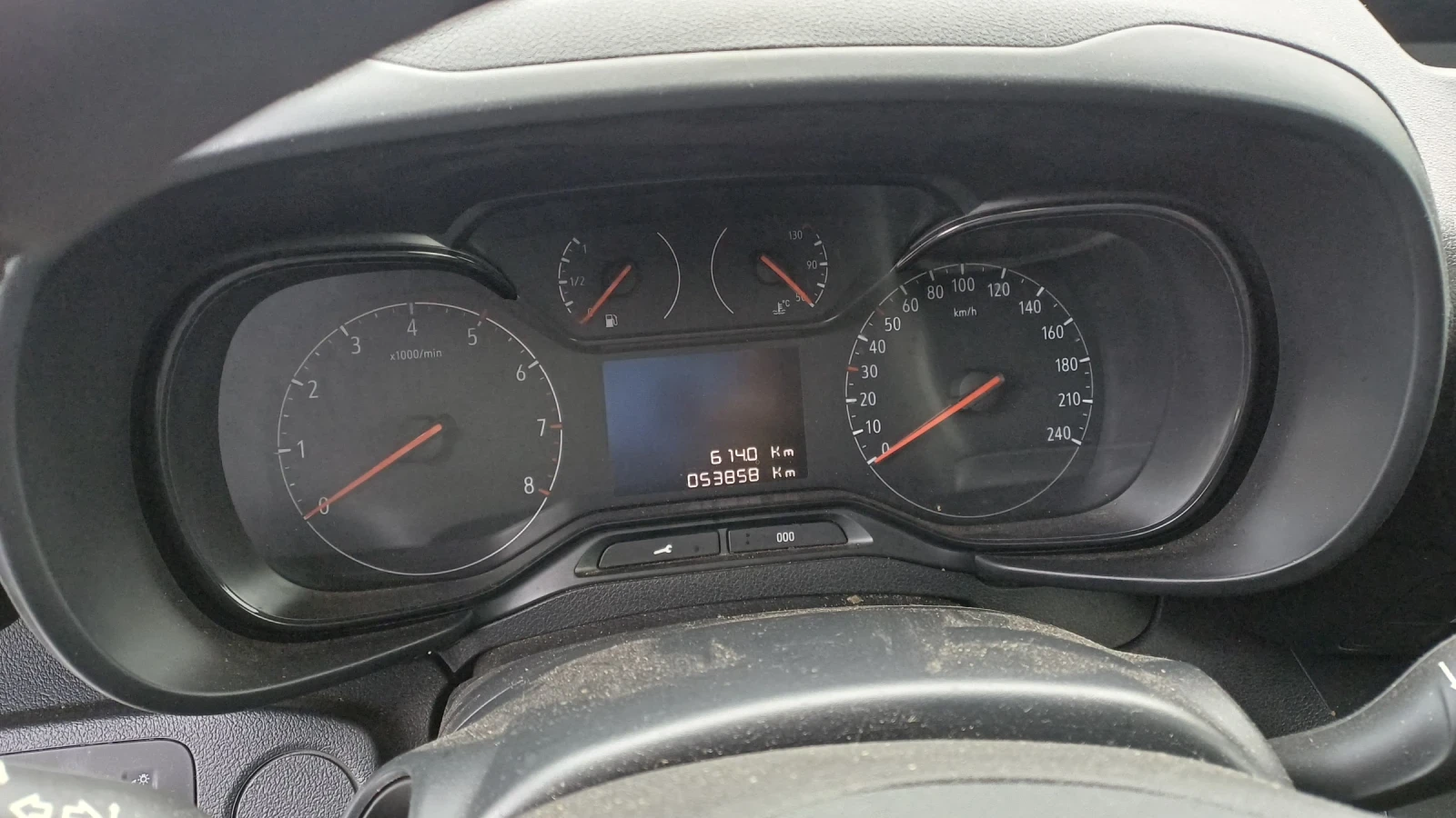 Opel Combo 1.2 Дизел - изображение 10