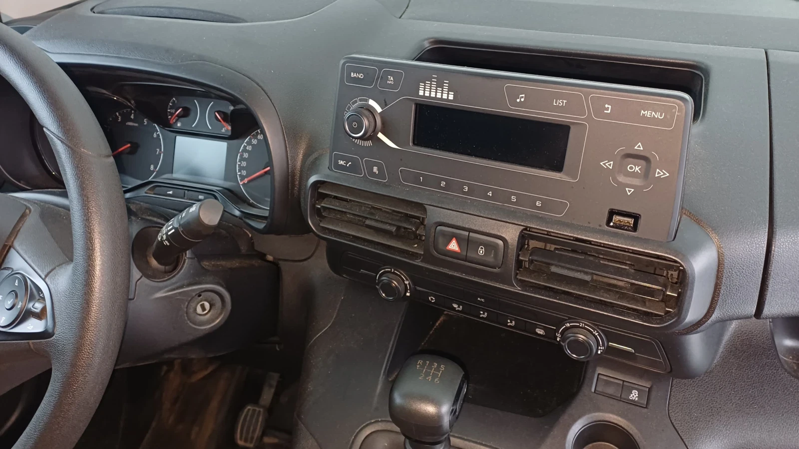 Opel Combo 1.2 Дизел - изображение 8