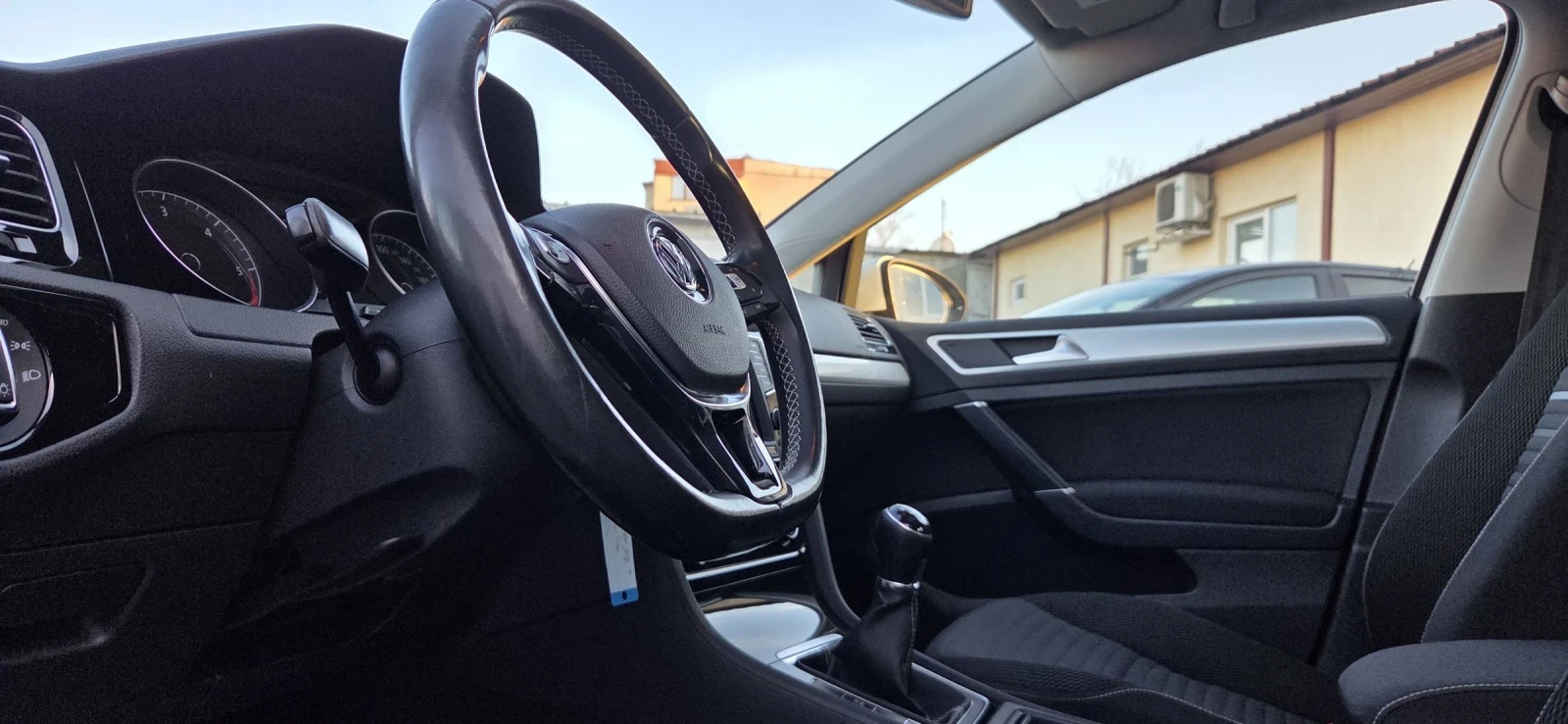 VW Golf 2.0TDI 150к.с R line/Панорама/Нави/Камера/Евро6/, снимка 11 - Автомобили и джипове - 53851456