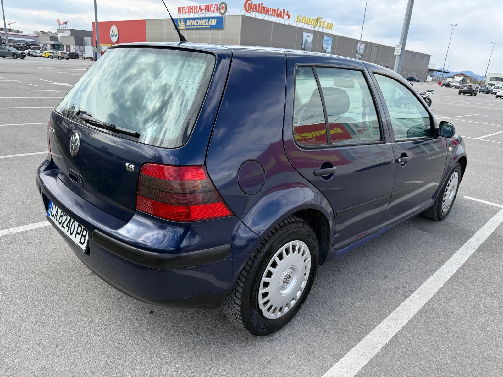VW Golf, снимка 4 - Автомобили и джипове - 54160326