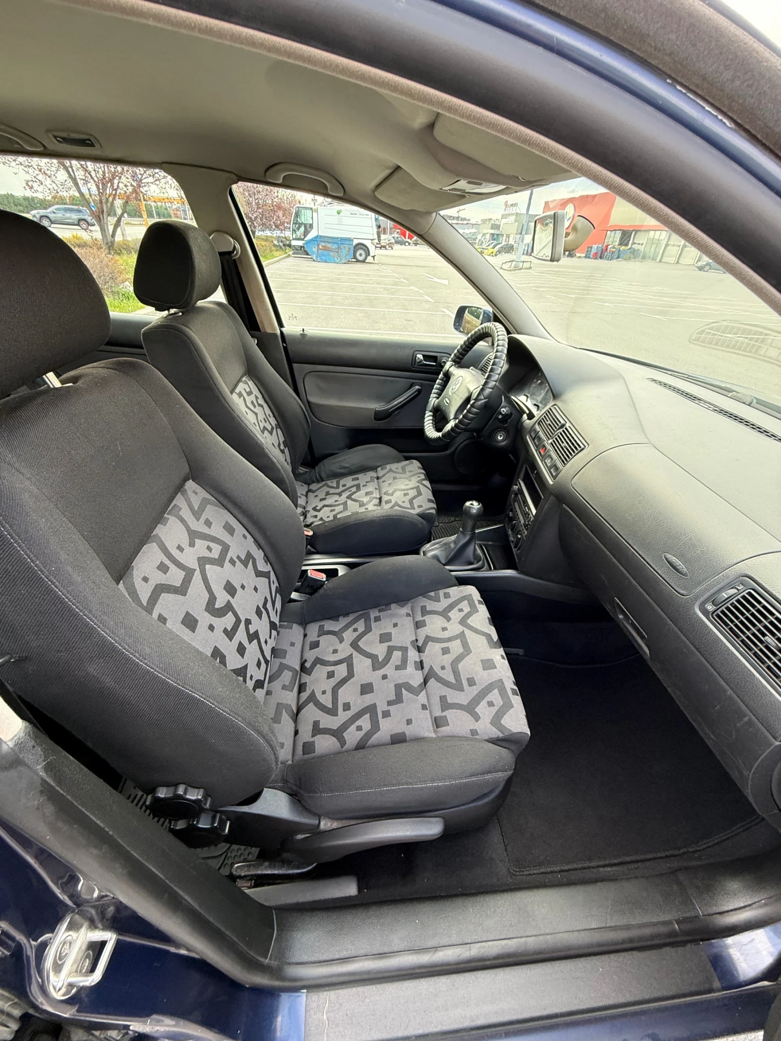 VW Golf, снимка 7 - Автомобили и джипове - 54160326