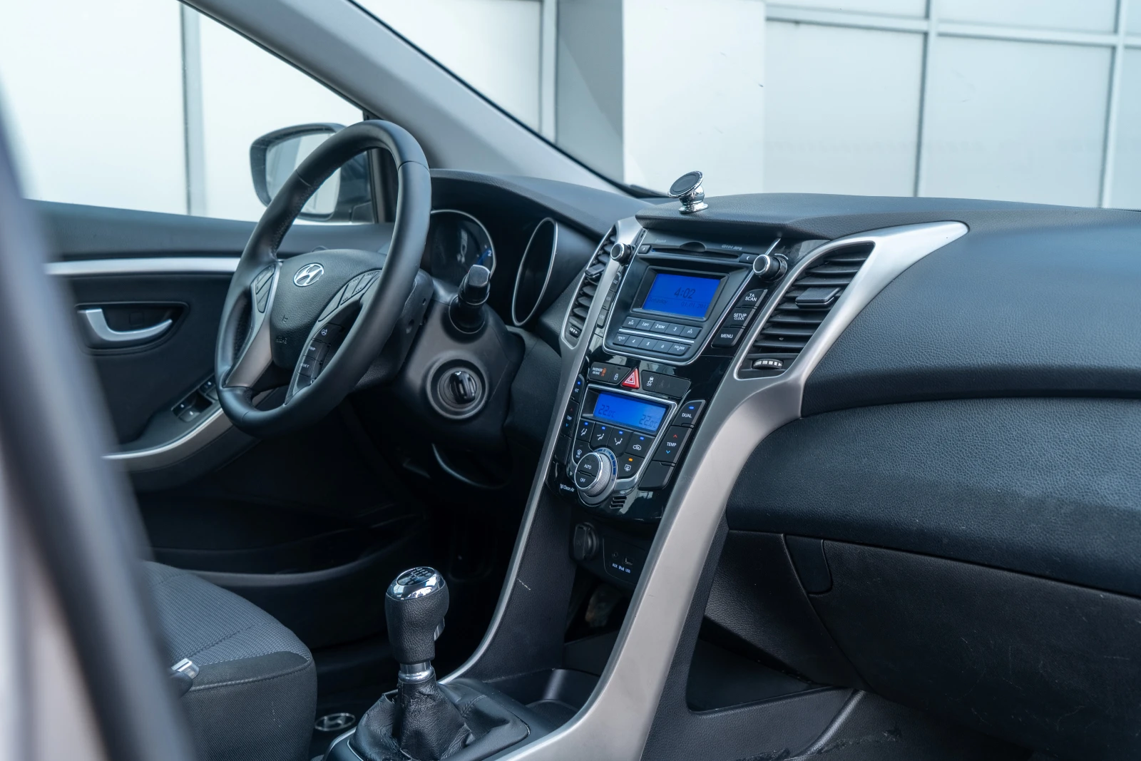 Hyundai I30 1.6 CRDI 110кс Климатроник , снимка 11 - Автомобили и джипове - 54169602