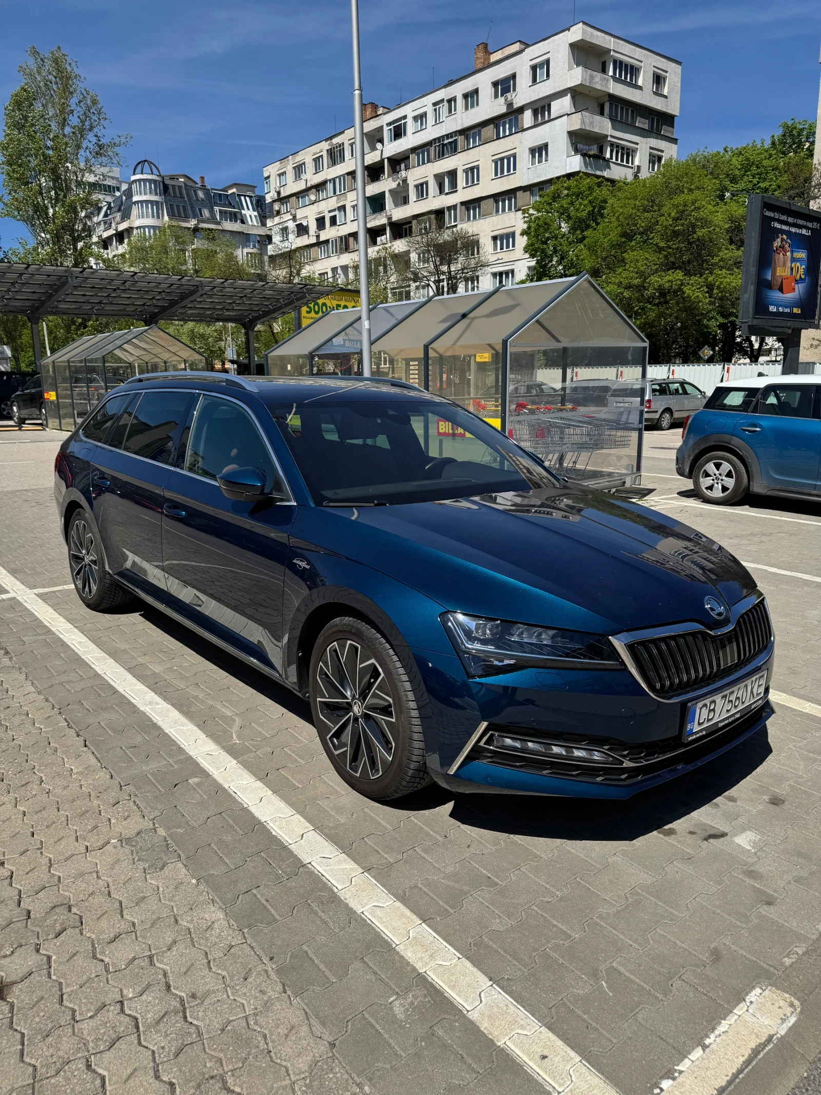 Skoda Superb Комби, снимка 2 - Автомобили и джипове - 54333065