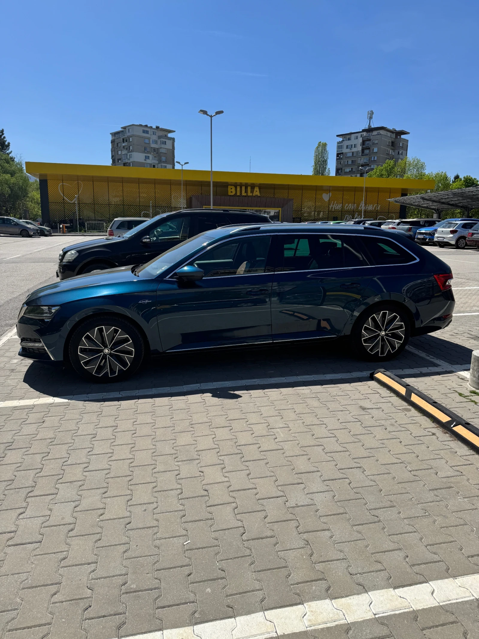 Skoda Superb Комби, снимка 4 - Автомобили и джипове - 54333065