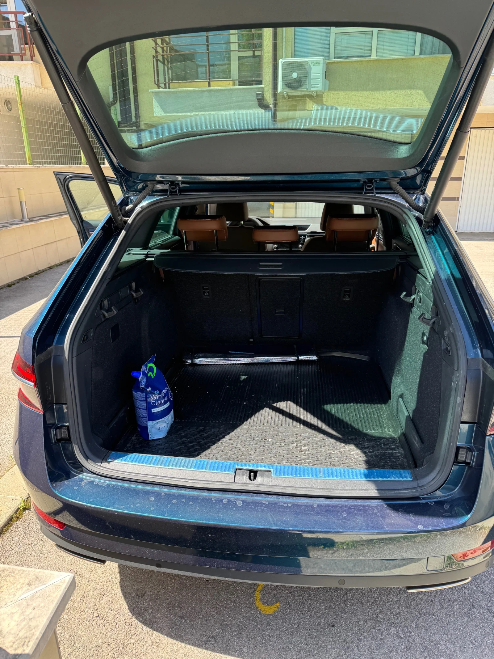 Skoda Superb Комби, снимка 14 - Автомобили и джипове - 54333065