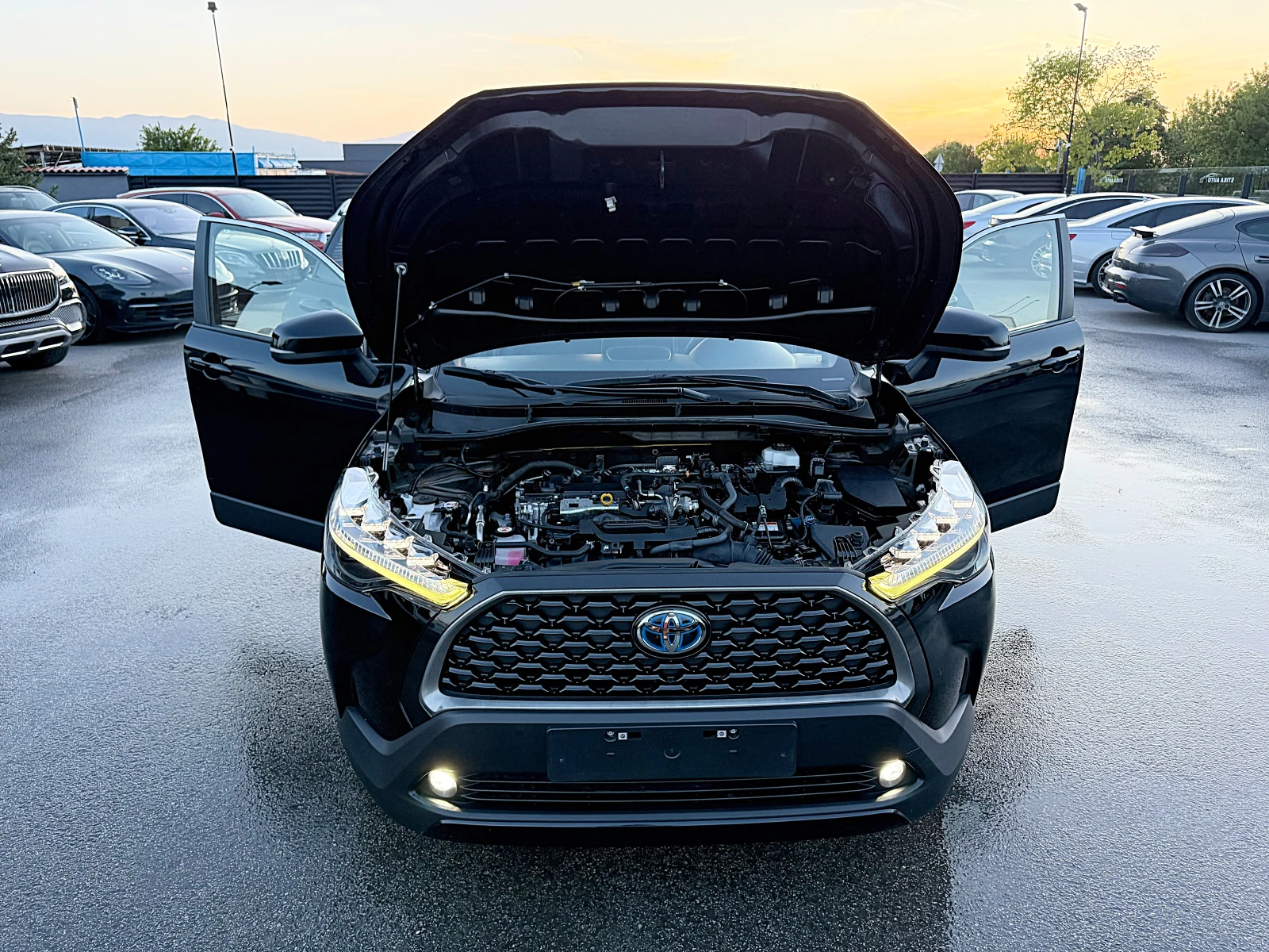 Toyota Corolla Cross 2.0Hybrid-4x4-Navi-Led-Bixenon-Kamera-����������-! | Mobile.bg � ����������� 16