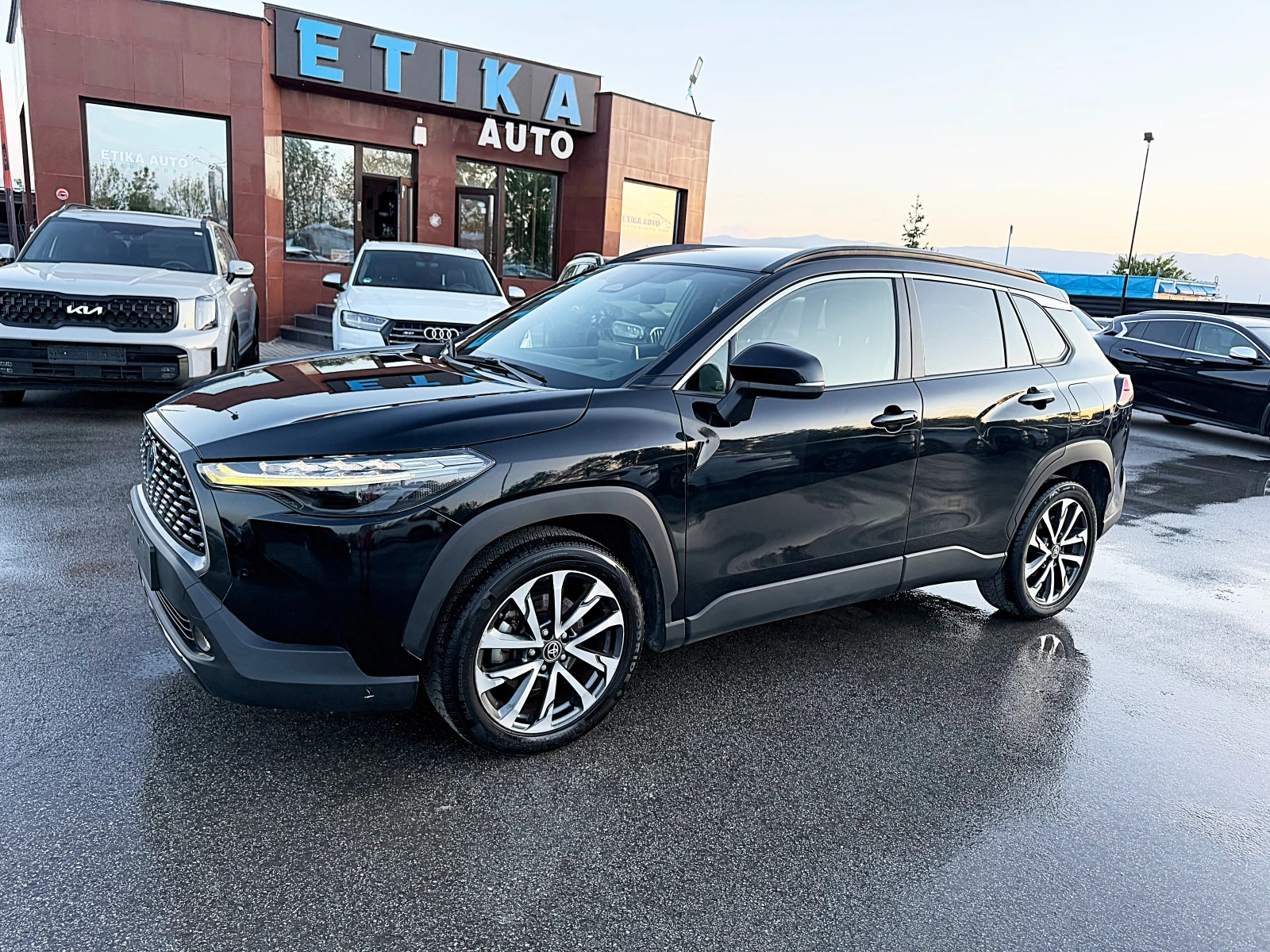 Toyota Corolla Cross 2.0Hybrid-4x4-Navi-Led-Bixenon-Kamera-����������-! | Mobile.bg � ����������� 3