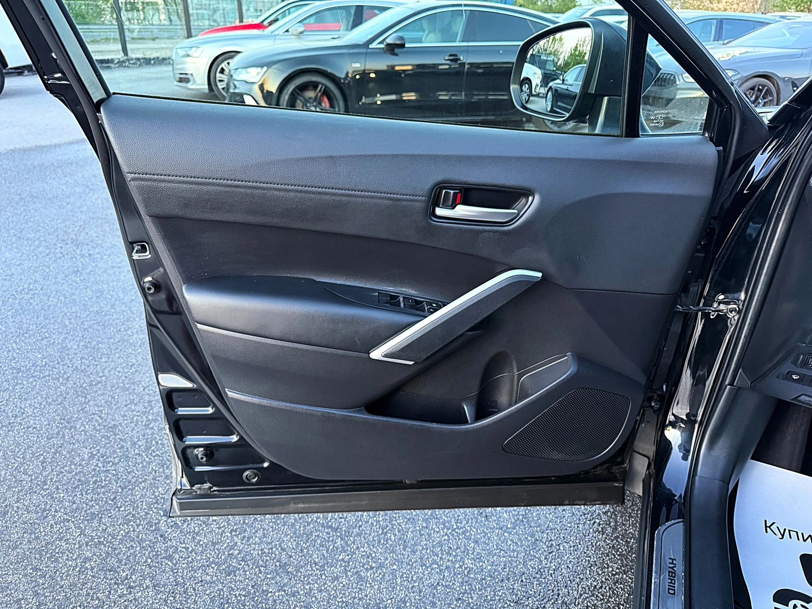 Toyota Corolla Cross 2.0Hybrid-4x4-Navi-Led-Bixenon-Kamera-����������-! | Mobile.bg � ����������� 7