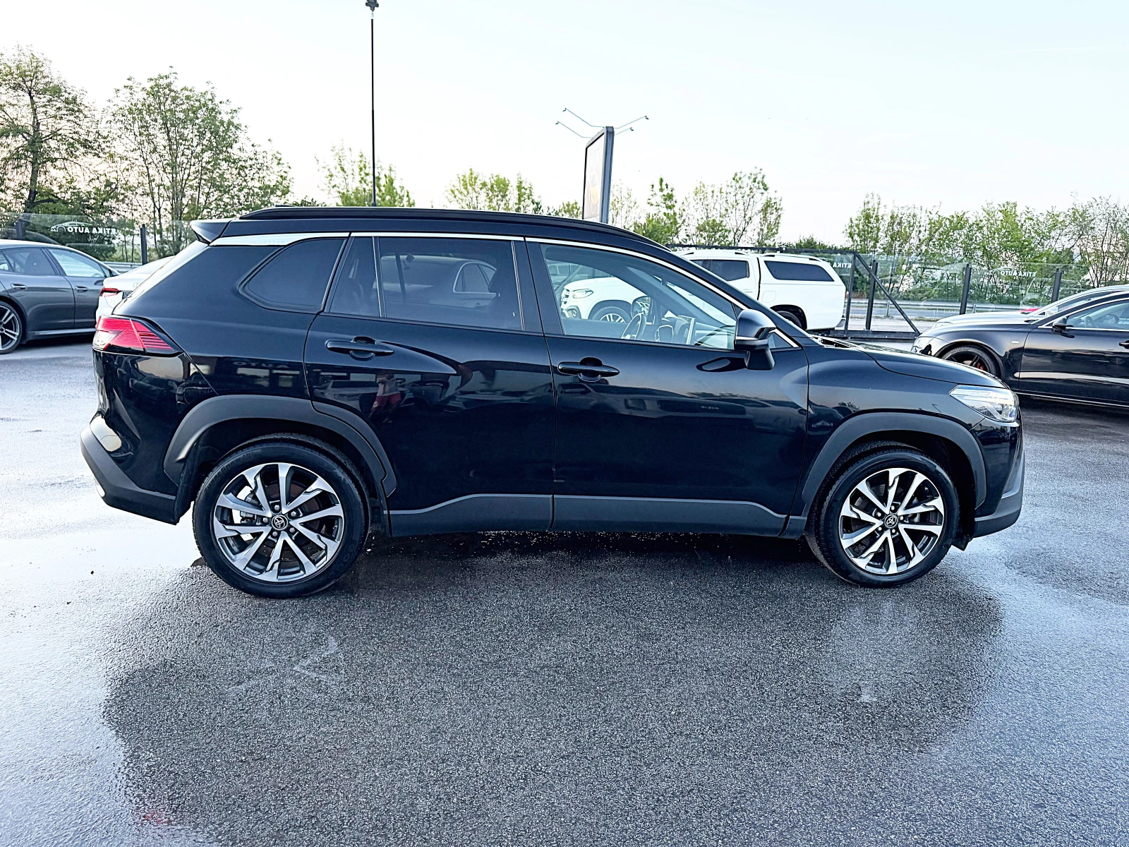 Toyota Corolla Cross 2.0Hybrid-4x4-Navi-Led-Bixenon-Kamera-����������-! | Mobile.bg � ����������� 6