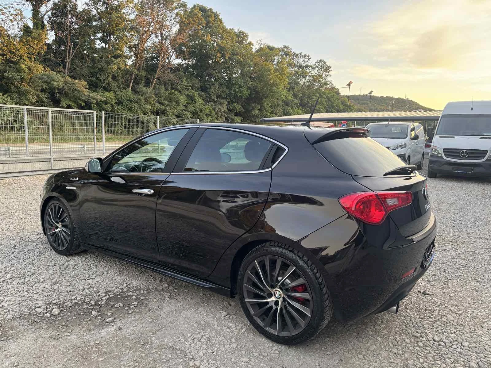 Alfa Romeo Giulietta 2.0JTD* Sportline* 150ks* TOP* , снимка 4 - Автомобили и джипове - 54858451