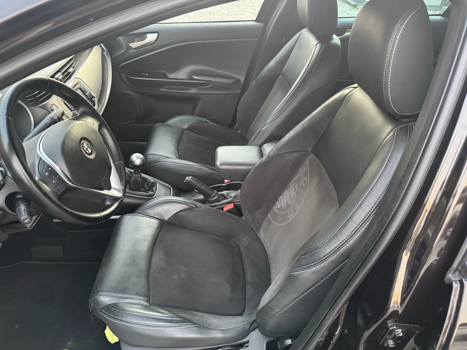 Alfa Romeo Giulietta 2.0JTD* Sportline* 150ks* TOP* , снимка 11 - Автомобили и джипове - 54858451