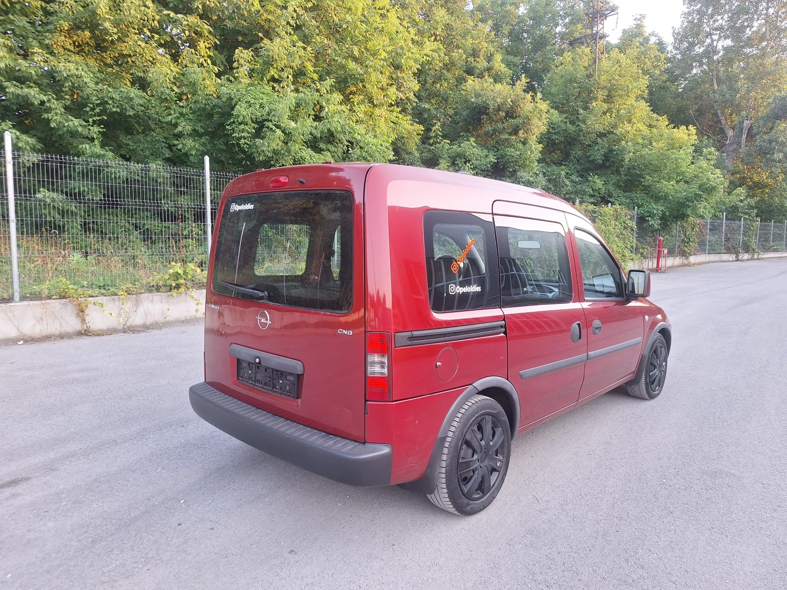 Opel Combo 1.6 CNG ФАБРИЧЕН МЕТАН , ТОП ТЕХНИЧЕСКО СЪСТОЯНИЕ , снимка 5 - Автомобили и джипове - 54946400