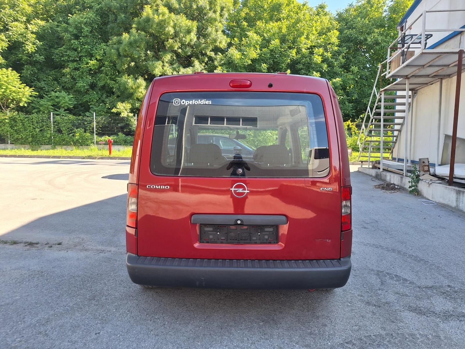 Opel Combo 1.6 CNG ФАБРИЧЕН МЕТАН , ТОП ТЕХНИЧЕСКО СЪСТОЯНИЕ , снимка 6 - Автомобили и джипове - 54946400