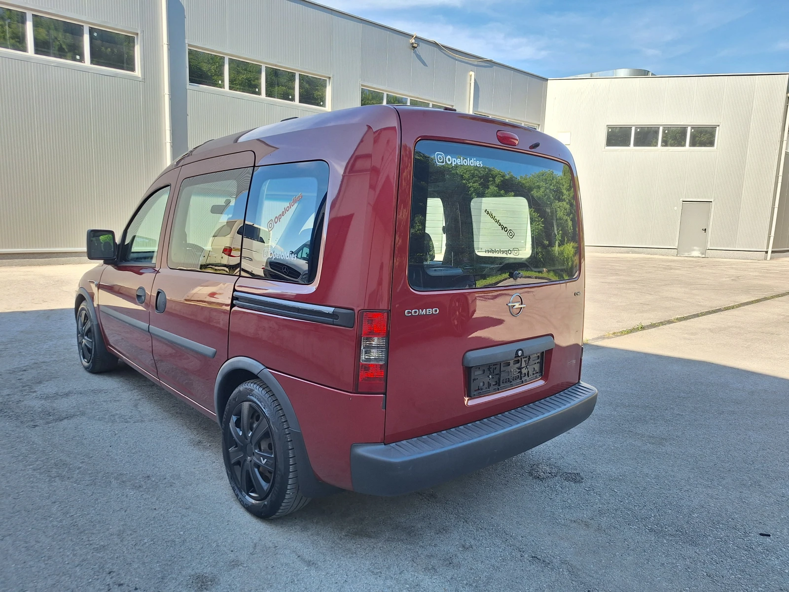 Opel Combo 1.6 CNG ФАБРИЧЕН МЕТАН , ТОП ТЕХНИЧЕСКО СЪСТОЯНИЕ , снимка 7 - Автомобили и джипове - 54946400