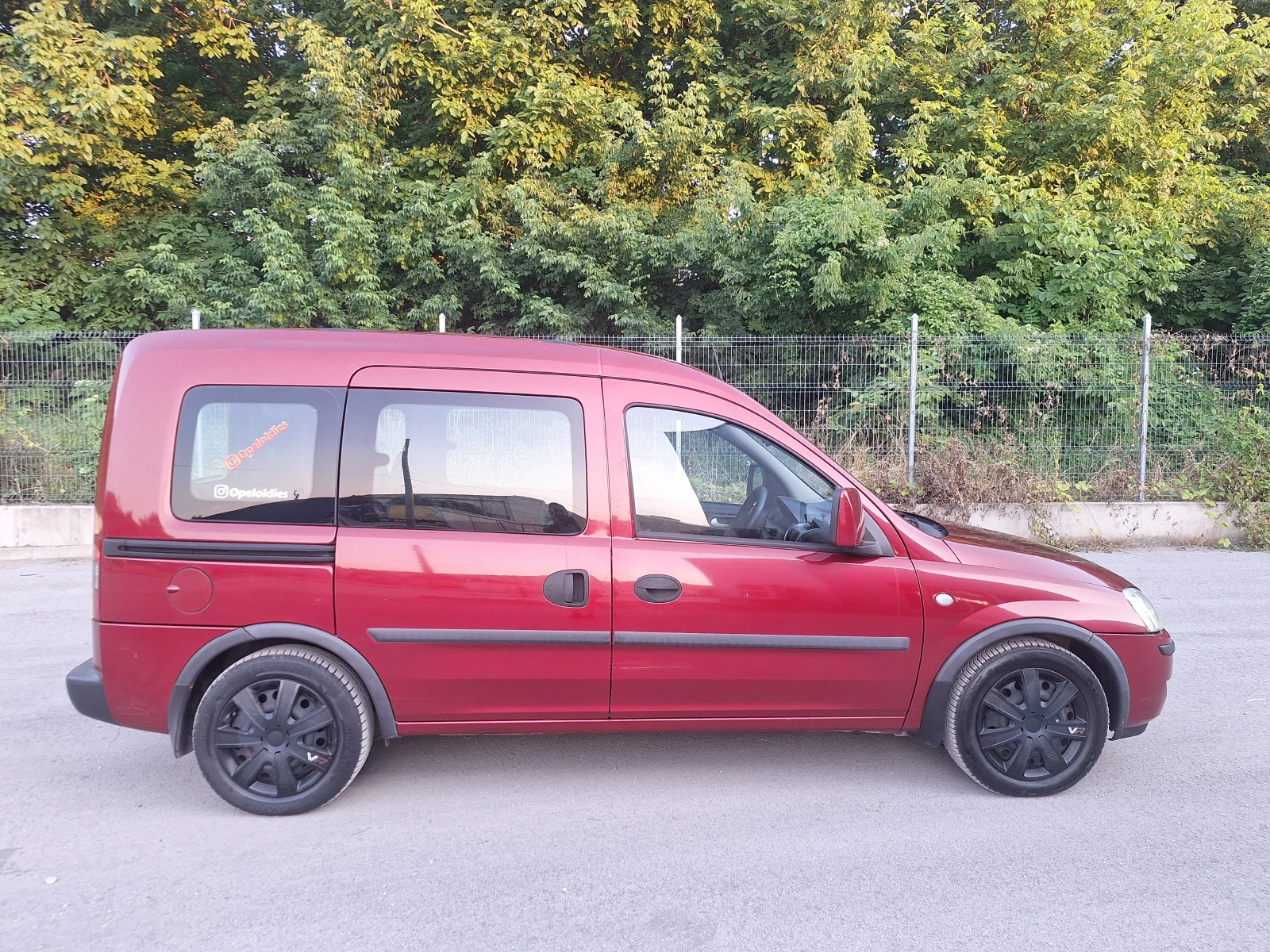 Opel Combo 1.6 CNG ФАБРИЧЕН МЕТАН , ТОП ТЕХНИЧЕСКО СЪСТОЯНИЕ , снимка 4 - Автомобили и джипове - 54946400
