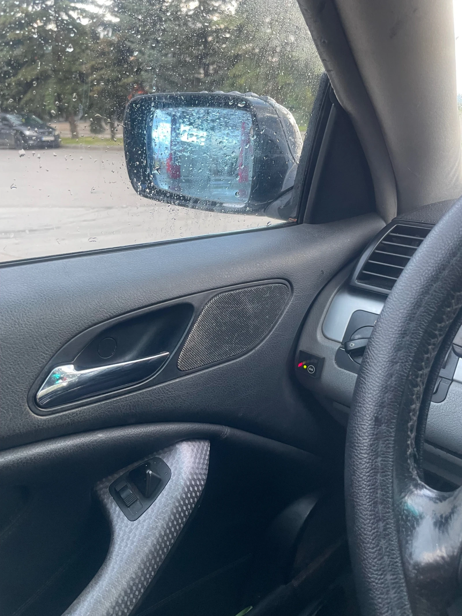 BMW 320, снимка 7 - Автомобили и джипове - 55012429