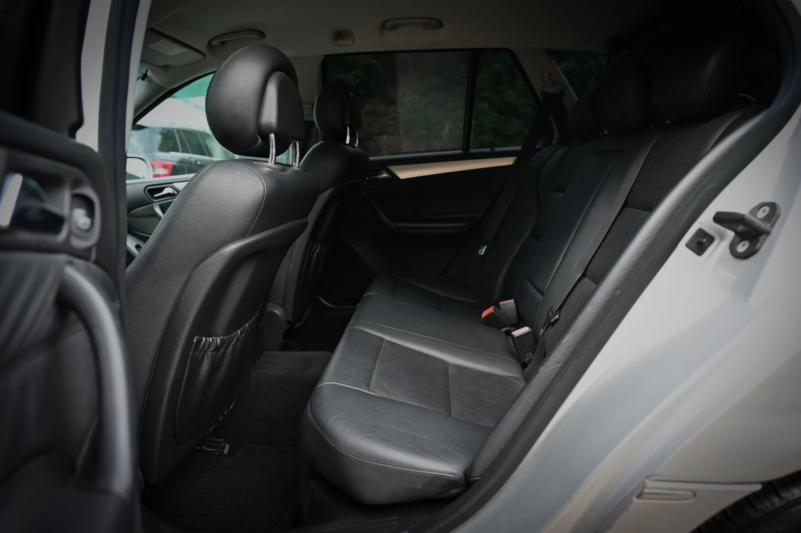 Mercedes-Benz C 220 AVANTGARDE / Ръчка, снимка 12 - Автомобили и джипове - 55142606