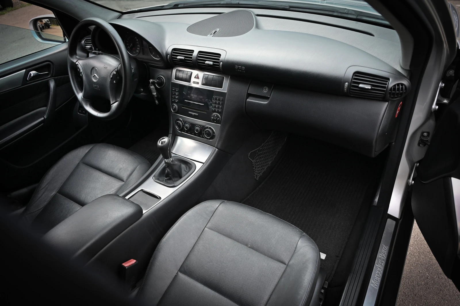 Mercedes-Benz C 220 AVANTGARDE / Ръчка, снимка 11 - Автомобили и джипове - 55142606