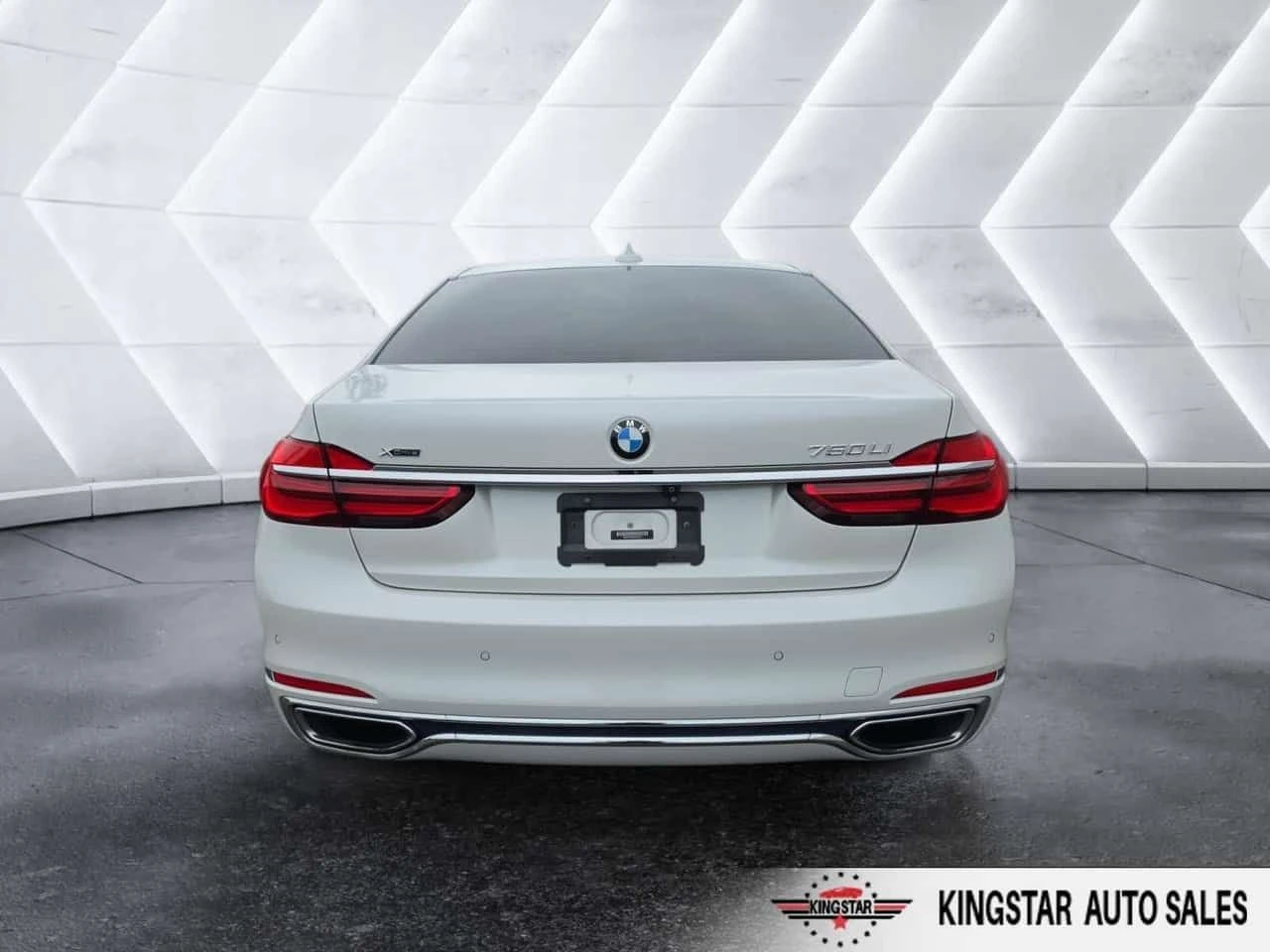 BMW 750 * 4dr Sdn 750Li xDrive AWD * CARFAX * ЦЕНА ДО БГ, снимка 4 - Автомобили и джипове - 55681457