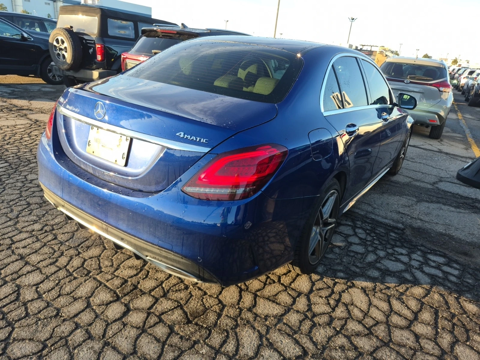 Mercedes-Benz C 300 * AMG Line * Multibeam * CARFAX * Без инциденти * , снимка 3 - Автомобили и джипове - 56027443